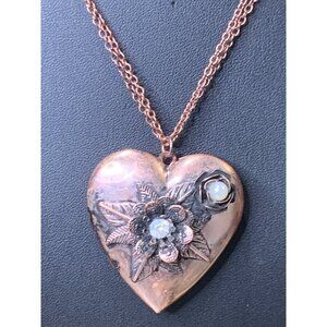 Vintage Heart Locket Necklace With Floral Embellishment & Faux Pearl Detail In R